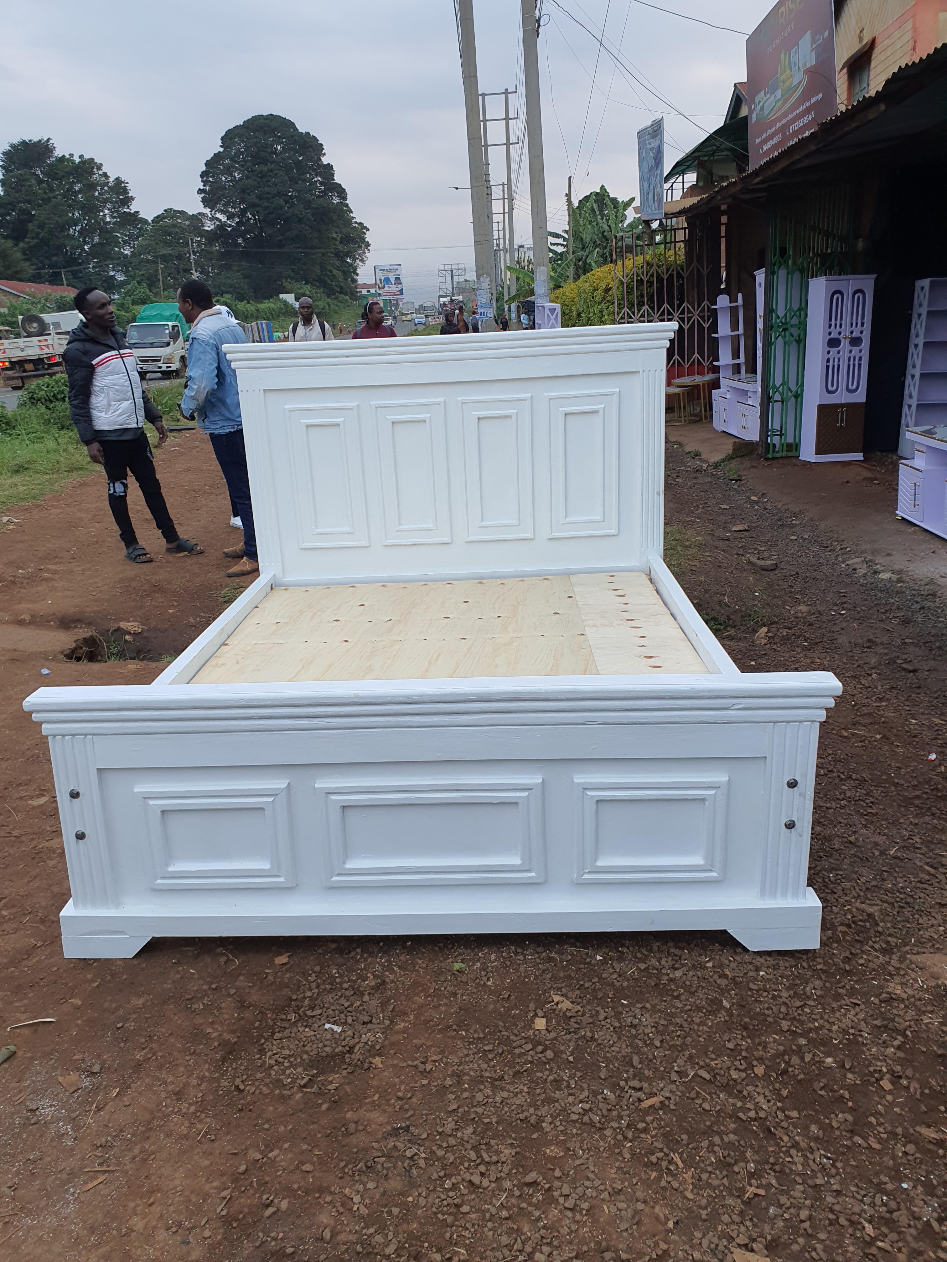 Pannel bed